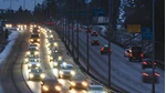 Motorväg i skymningen
