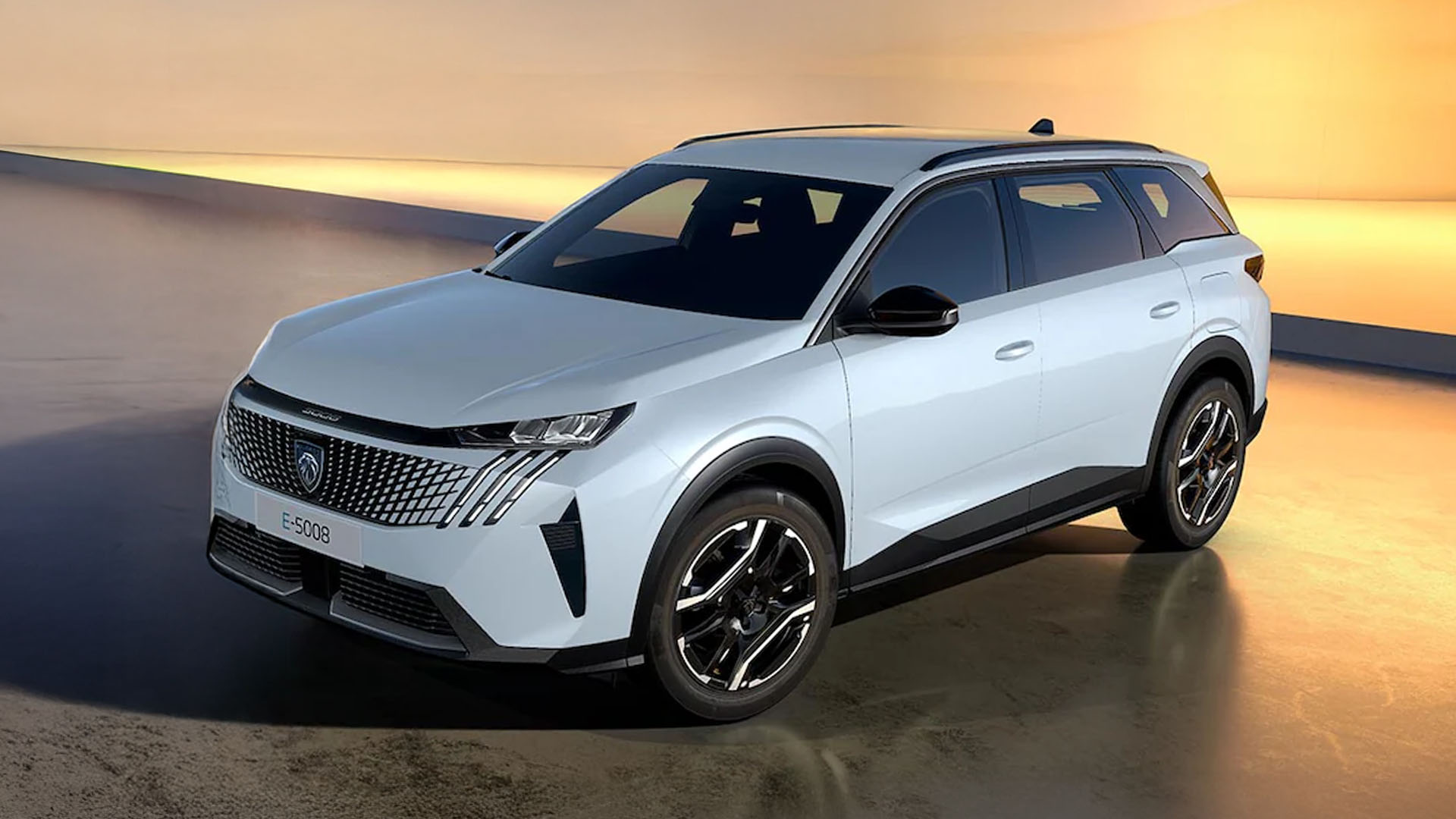 Peugeot E-5008