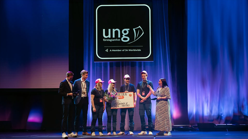 Årets tillväxtföretag tar emot pris